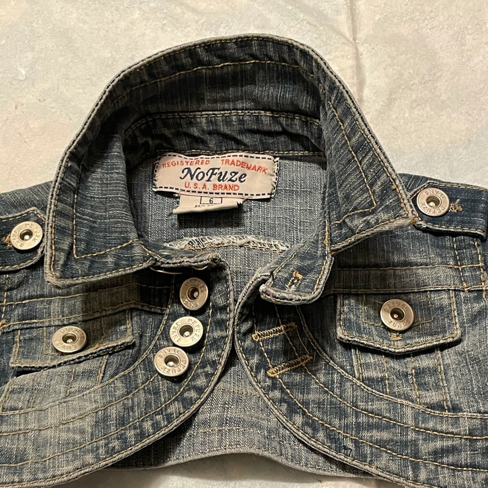 No Fuze Adorable Little Girls Jean Bolero Jacket..